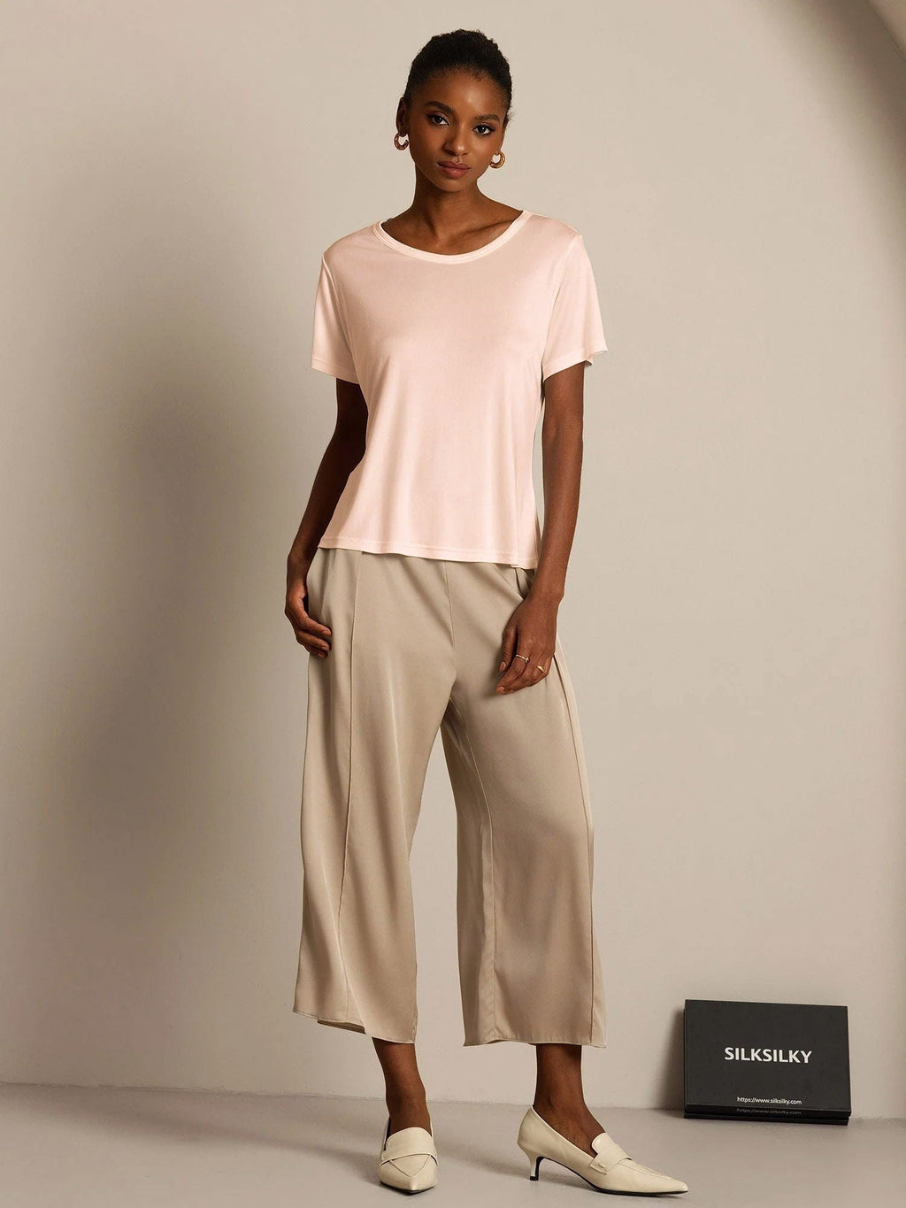 Women's Pure Silk Short Sleeve Round Neck T-Shirt