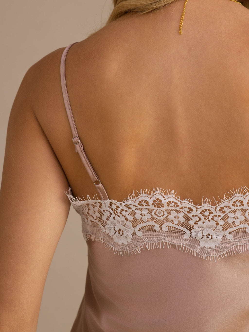 19Momme Silk Women's Adjustable Spaghetti Strap V Neck Lace Trim Camisole Top
