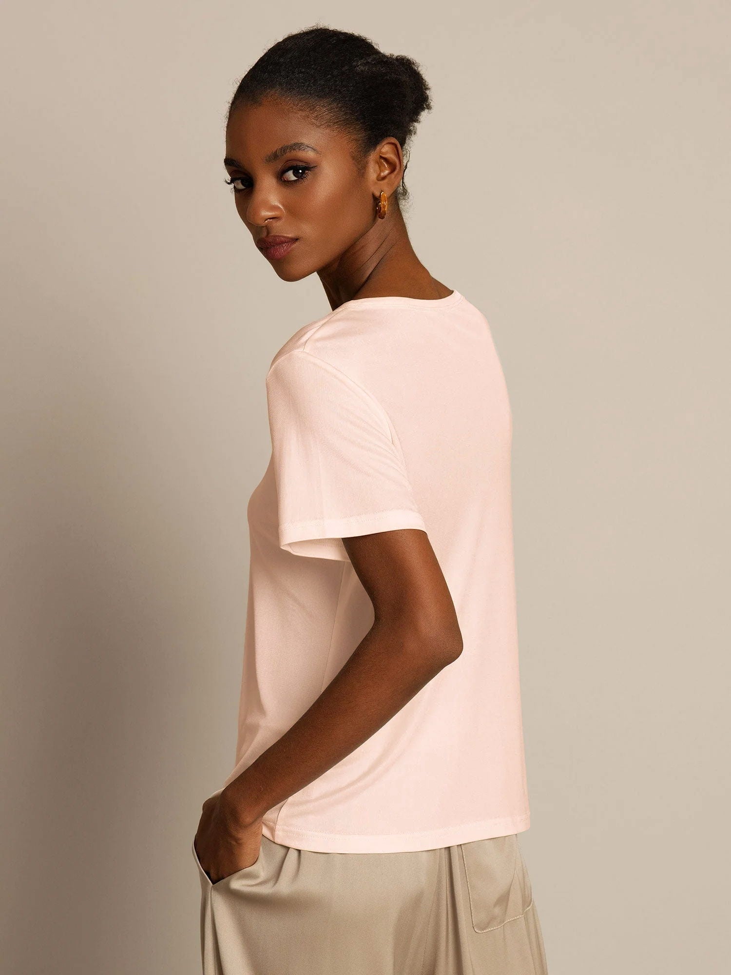 Women's Pure Silk Short Sleeve Round Neck T-Shirt
