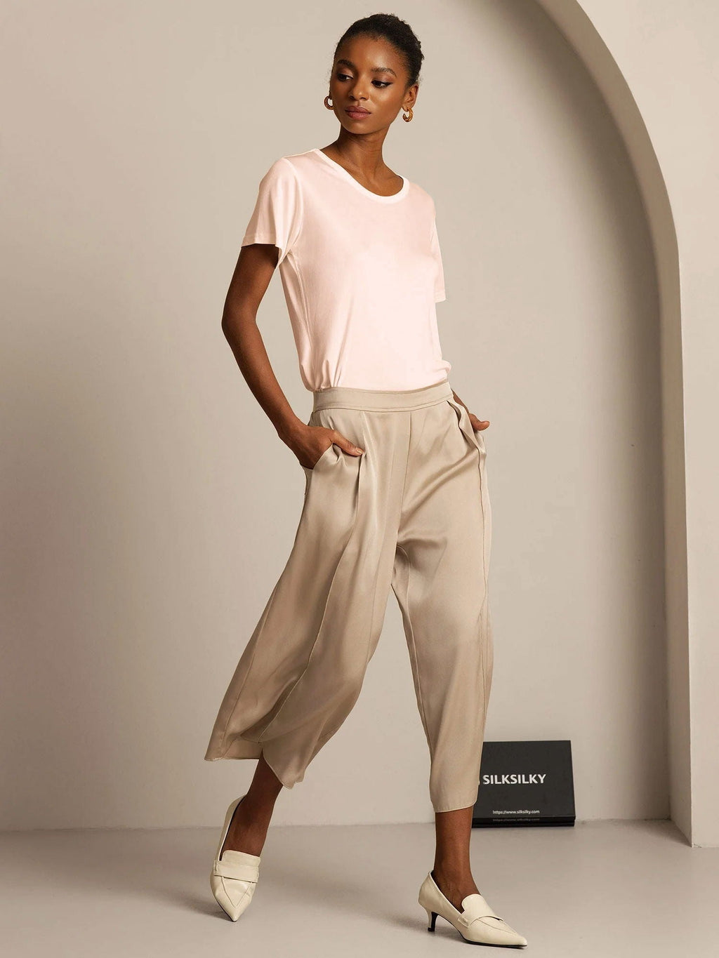 Women's Pure Silk Short Sleeve Round Neck T-Shirt