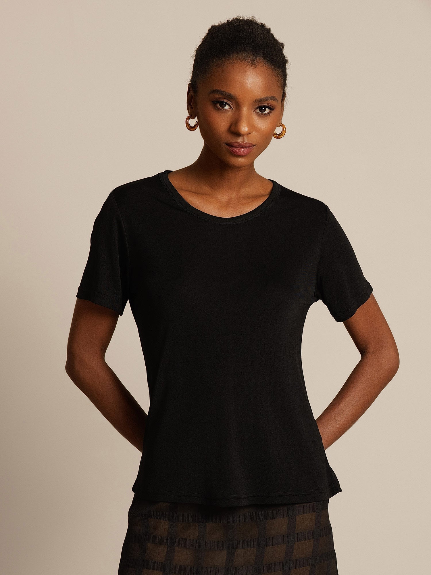 Women's Pure Silk Short Sleeve Round Neck T-Shirt