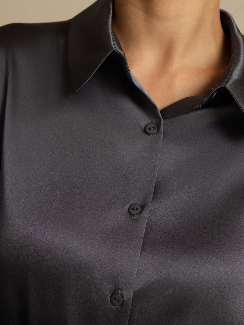 Women's 19 Momme Silk Long Sleeves Button-Up Shirt