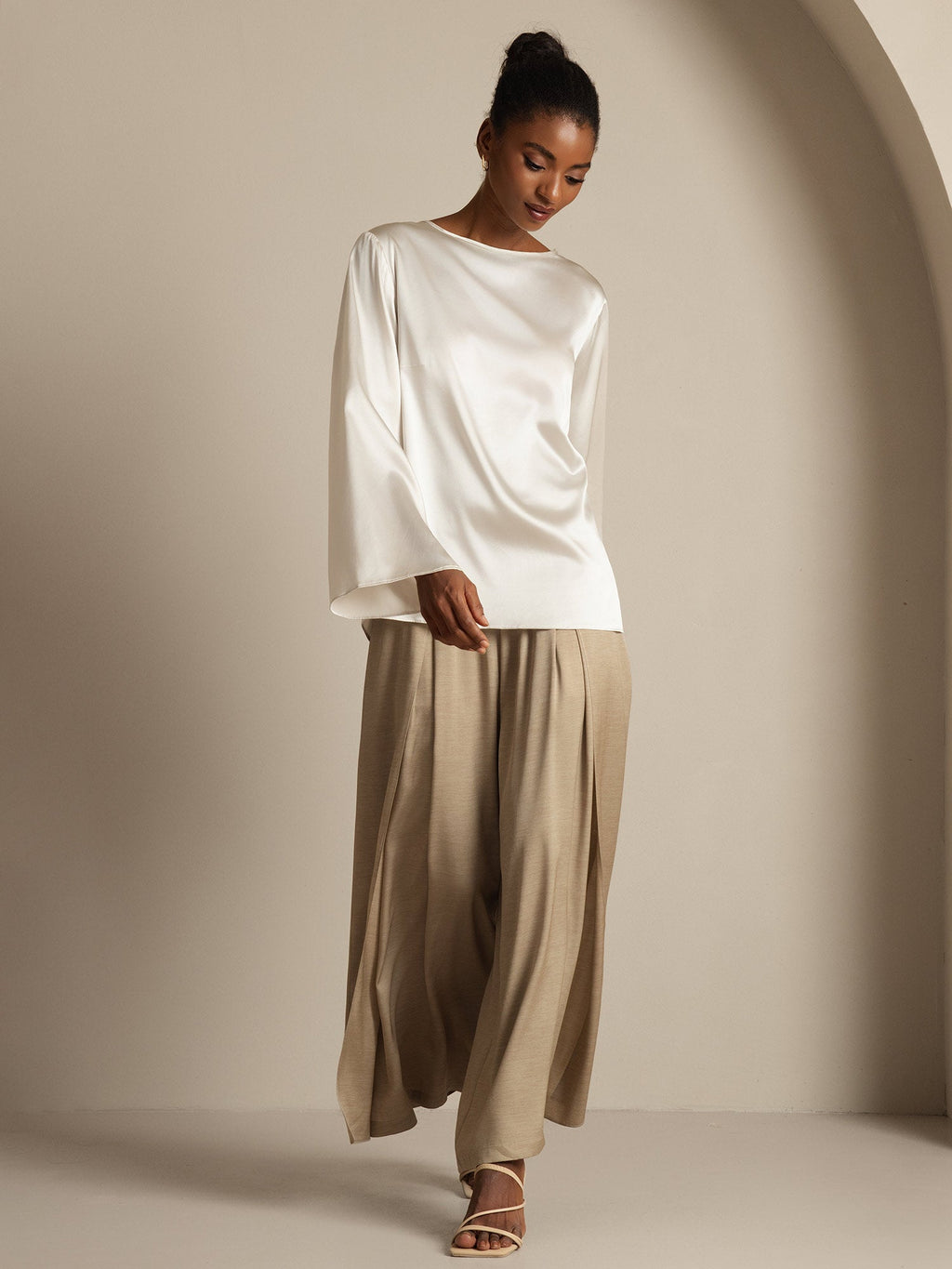 19Momme Silk Bell Sleeve Boat Neck Women's Top