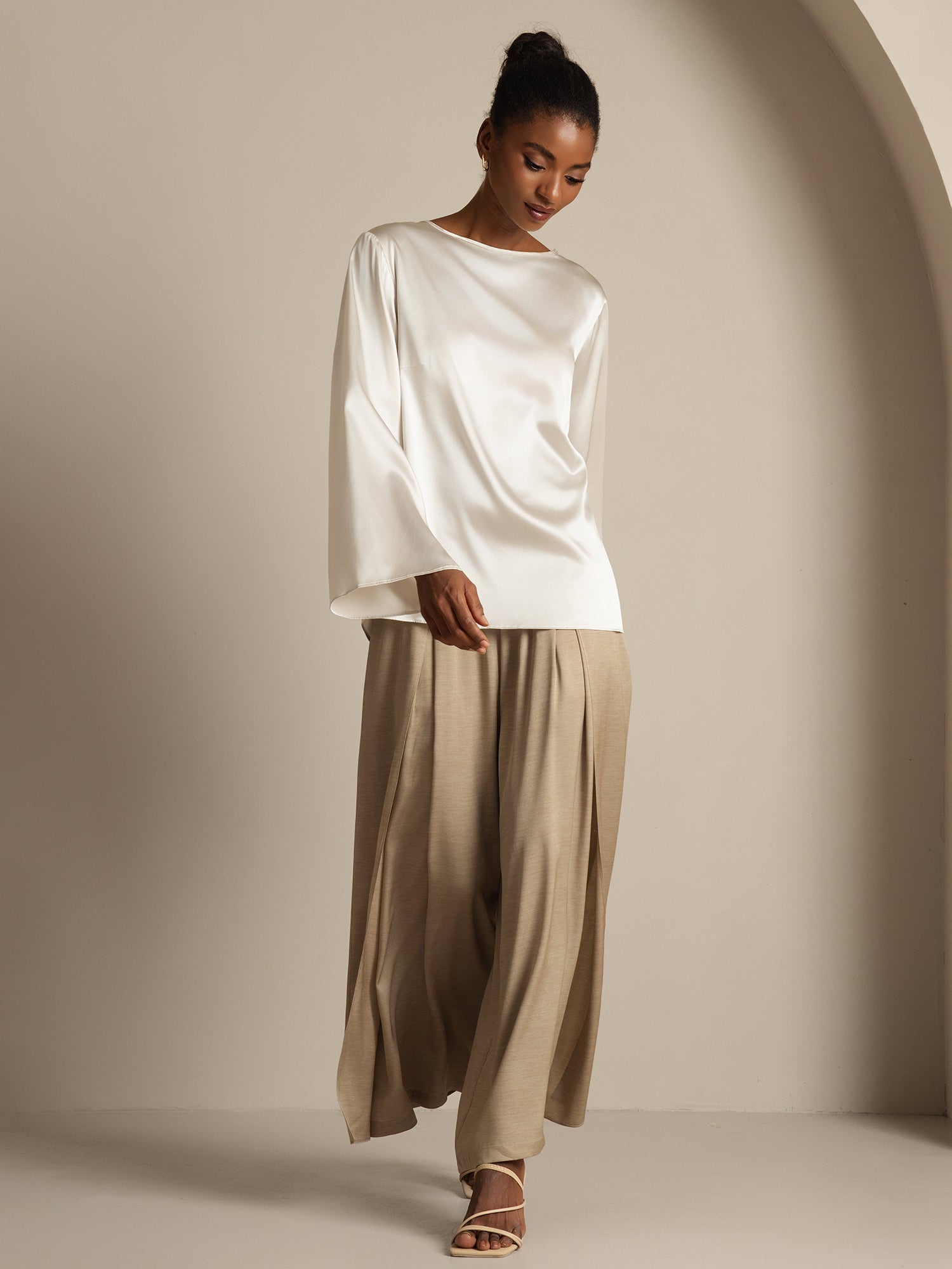 19Momme Silk Bell Sleeve Boat Neck Women's Top
