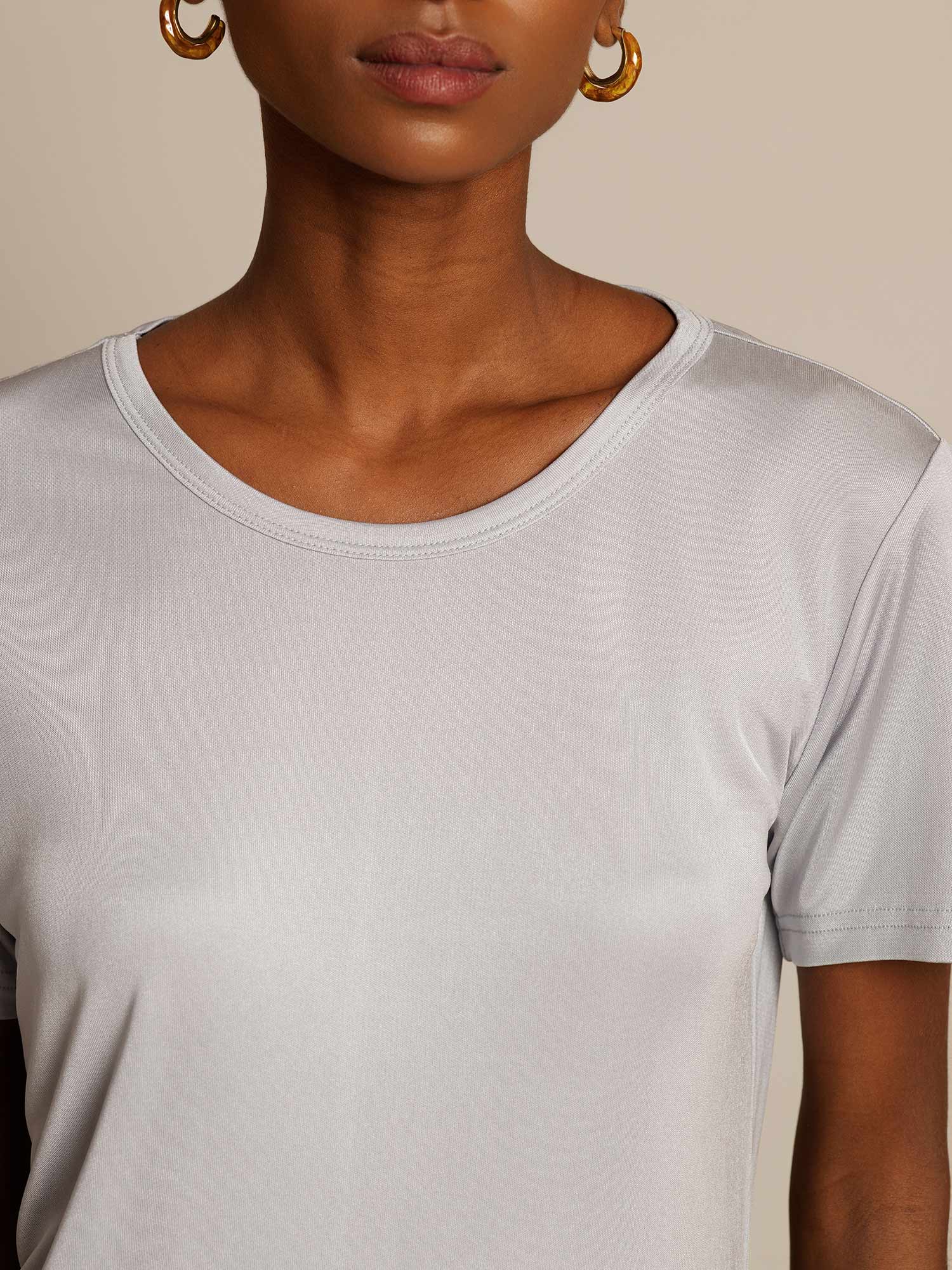 Women's Pure Silk Short Sleeve Round Neck T-Shirt