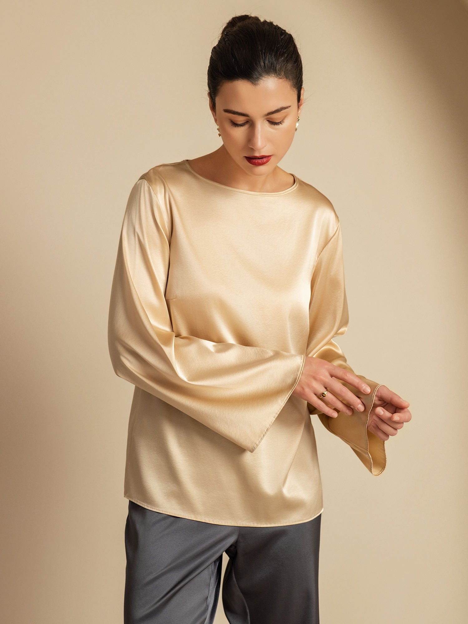 19Momme Silk Bell Sleeve Boat Neck Women's Top