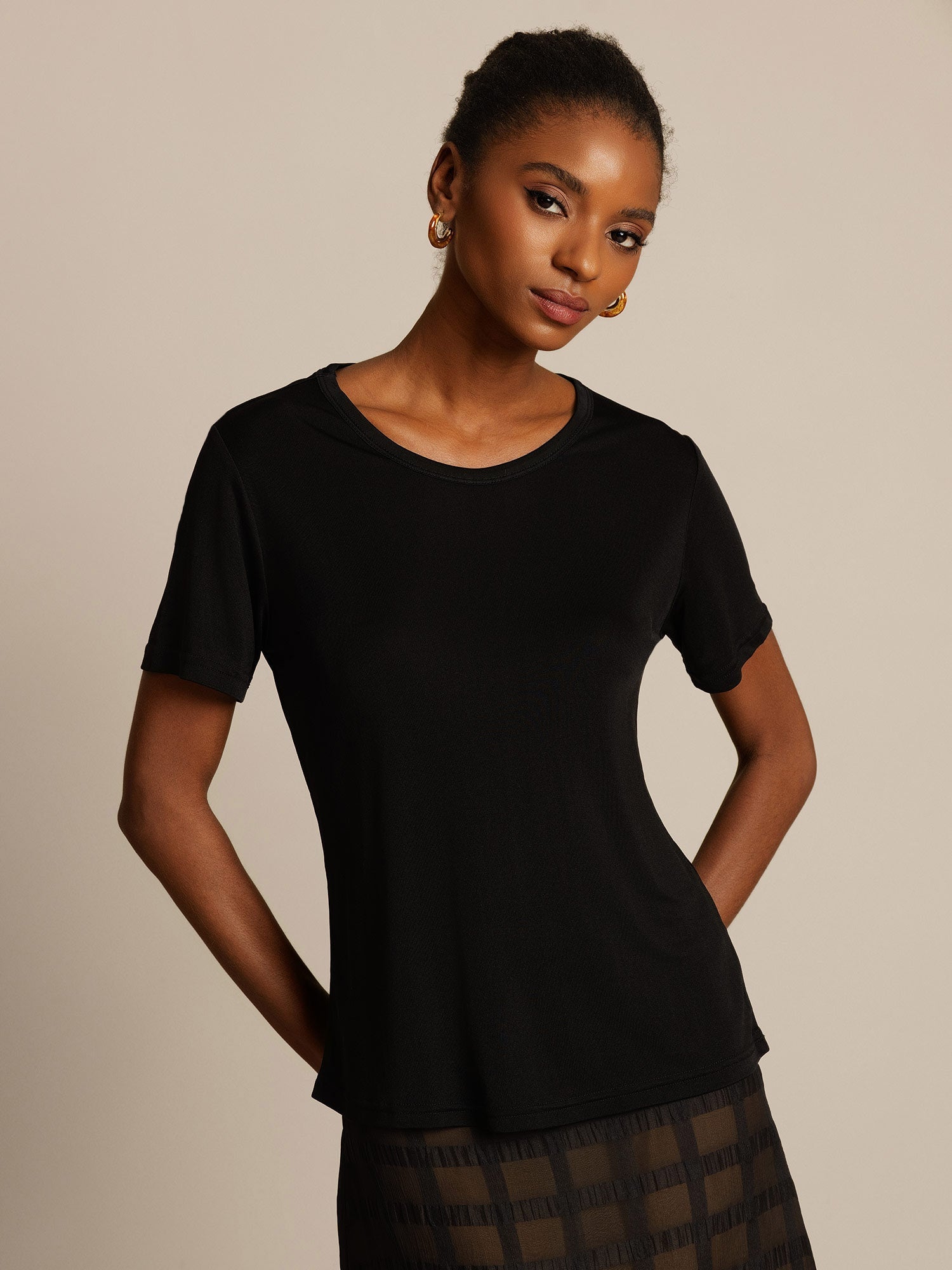 Women's Pure Silk Short Sleeve Round Neck T-Shirt