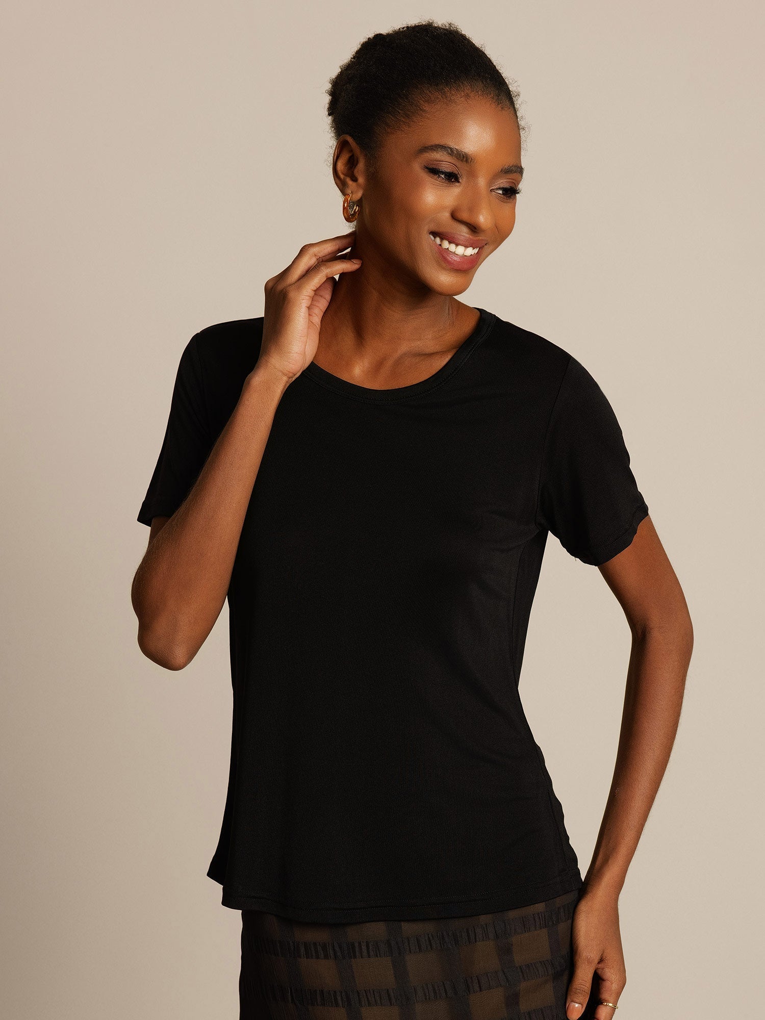Women's Pure Silk Short Sleeve Round Neck T-Shirt