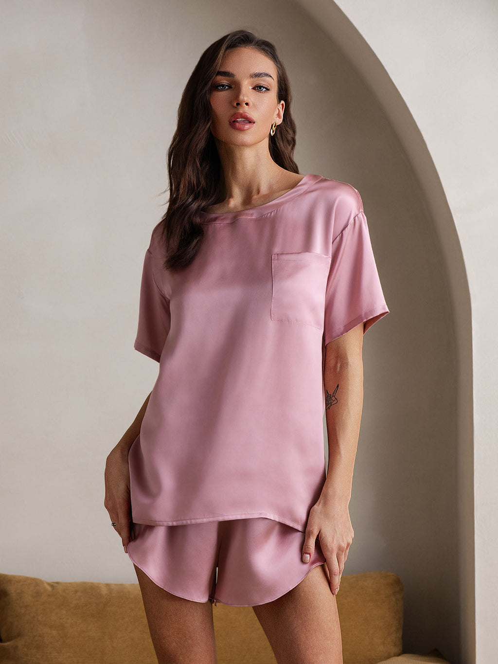 100% Mulberry Silk Short Sleeve Round Neck Women's Pajamas Set