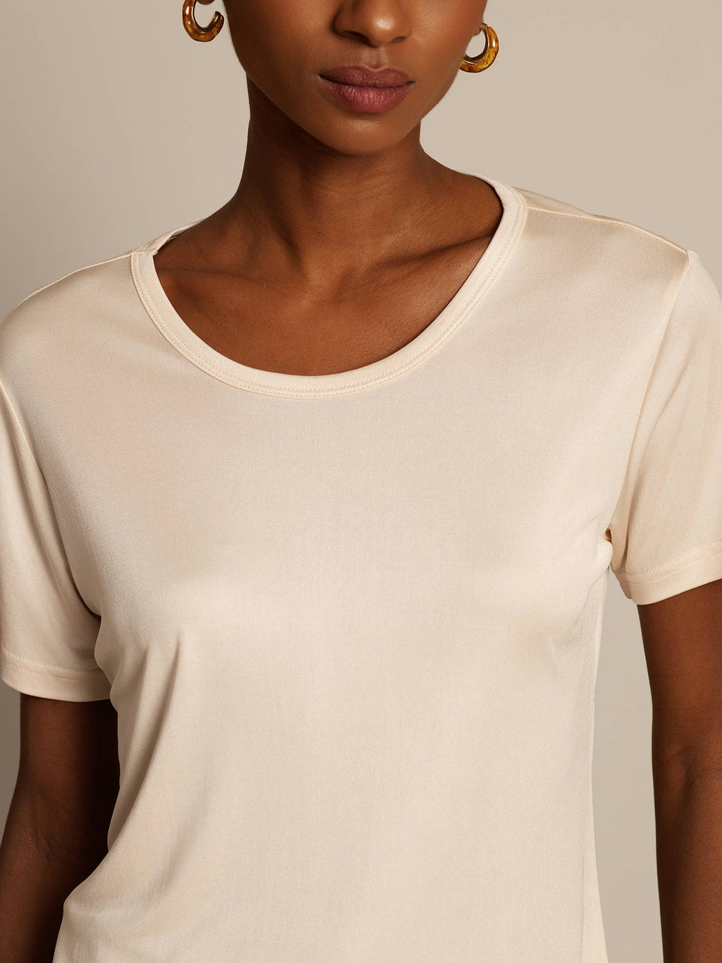 Women's Pure Silk Short Sleeve Round Neck T-Shirt