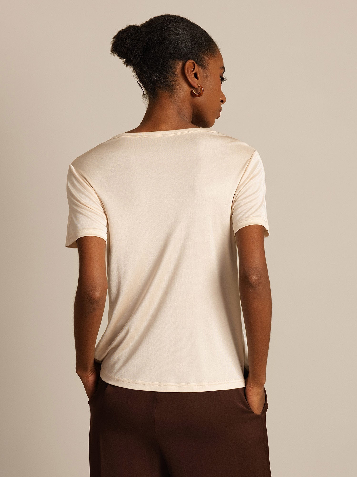 Women's Pure Silk Short Sleeve Round Neck T-Shirt