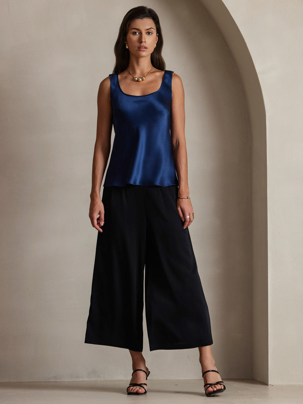 19Momme Silk Sleeveless U Neck Women's Tank Top