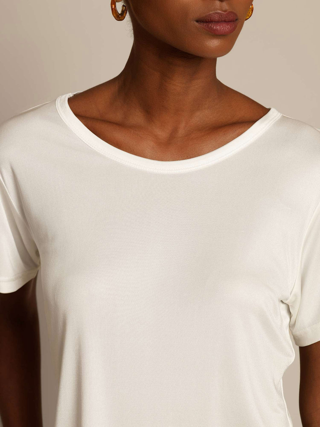 Women's Pure Silk Short Sleeve Round Neck T-Shirt