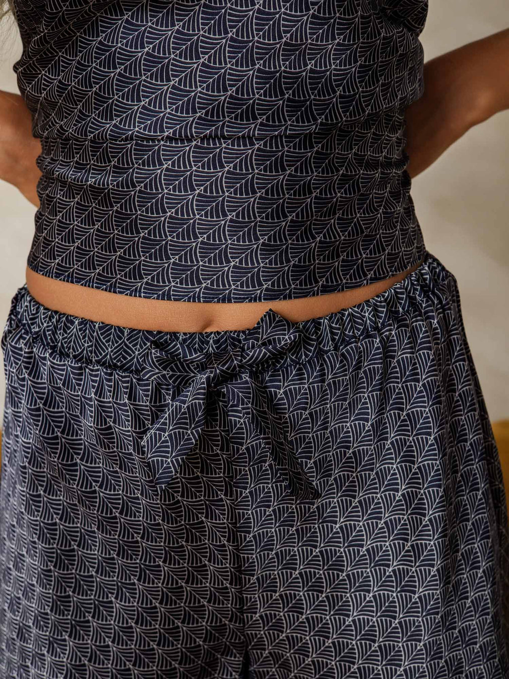 100% Mulberry Silk Navy Ginkgo Print Spaghetti Strap V Neck Camisole Set