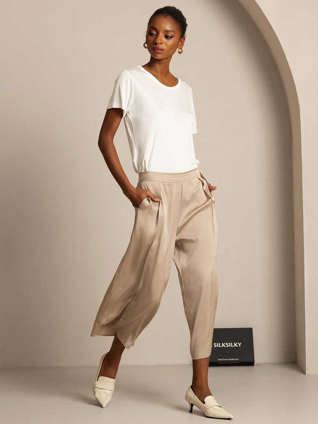 Women's Pure Silk Short Sleeve Round Neck T-Shirt
