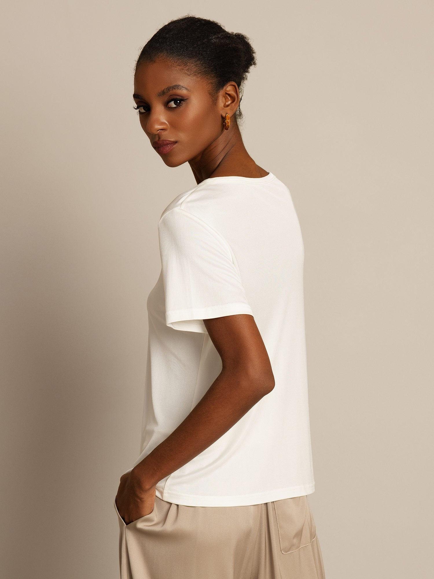 Women's Pure Silk Short Sleeve Round Neck T-Shirt