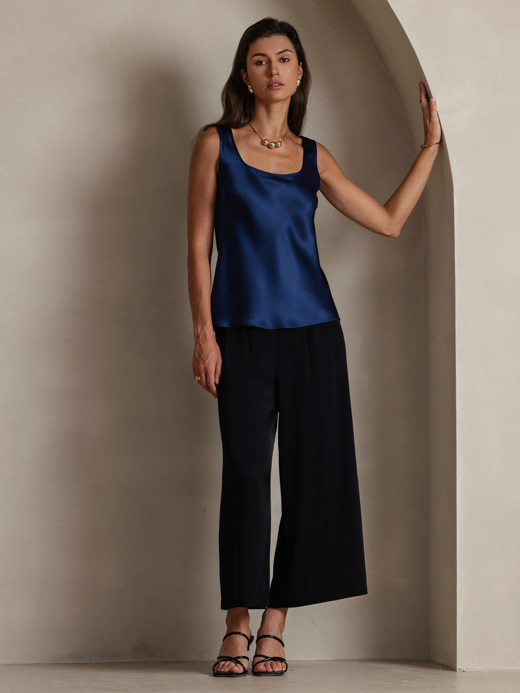 19Momme Silk Sleeveless U Neck Women's Tank Top