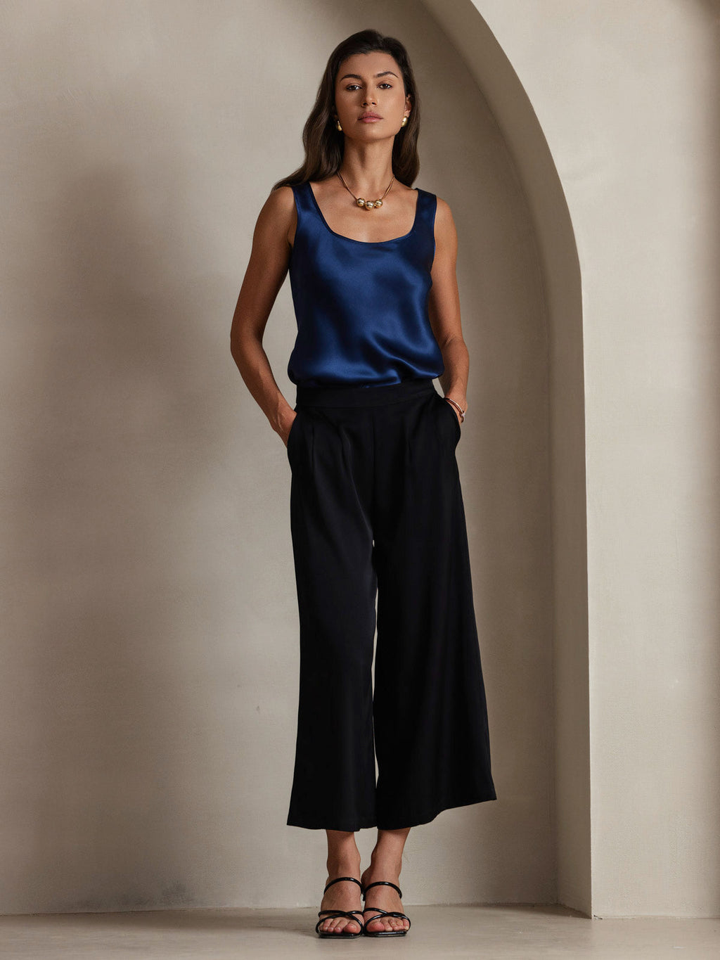 19Momme Silk Sleeveless U Neck Women's Tank Top