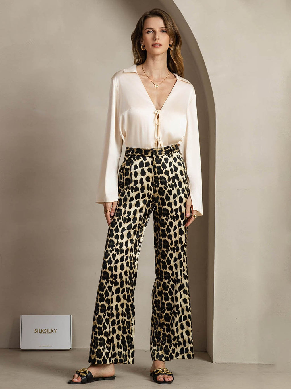 19Momme Silk Leopard Print Straight Leg Women's Pants With Side Pockets Design